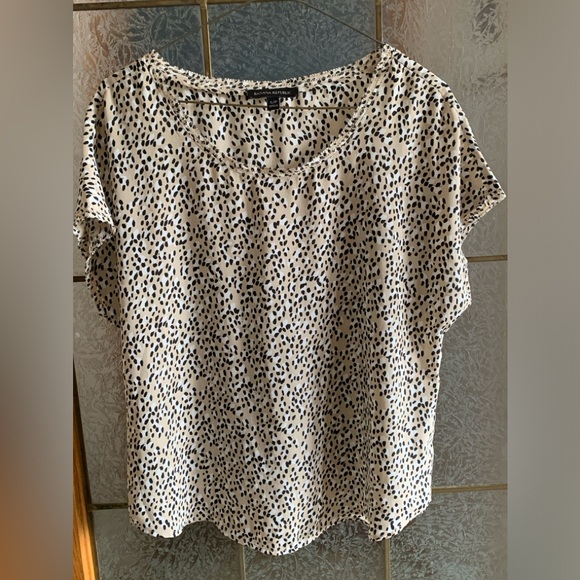 BANANA REPUBLIC LEOPARD T SHIRT 20” PTP - Picture 3 of 4